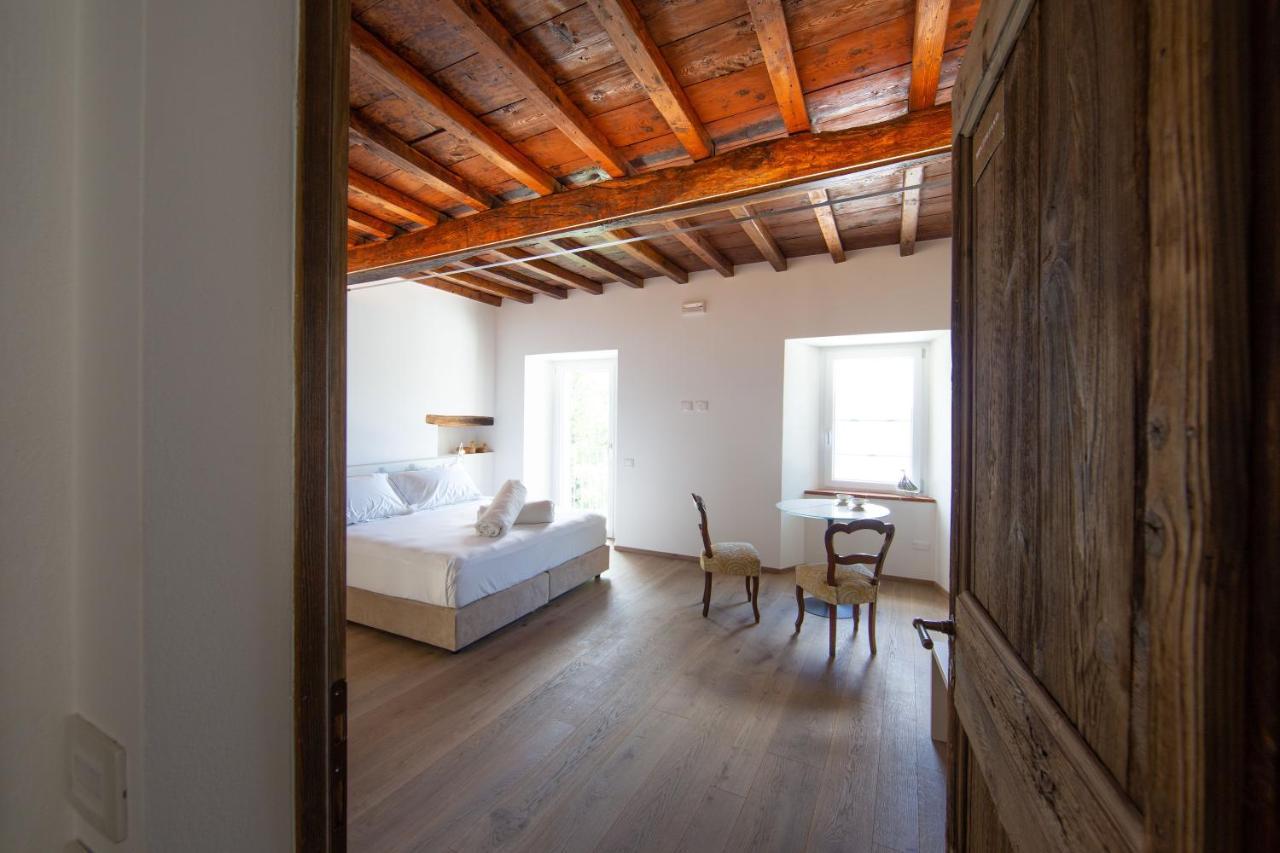 Casa Castagna 1620 Acomodação com café da manhã Mergozzo Exterior foto