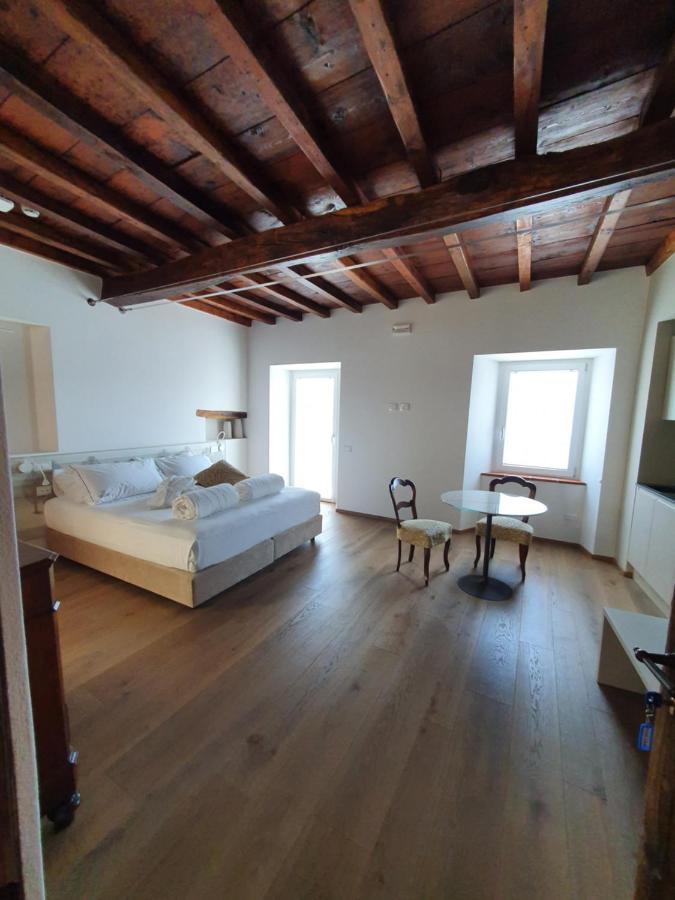 Casa Castagna 1620 Acomodação com café da manhã Mergozzo Exterior foto